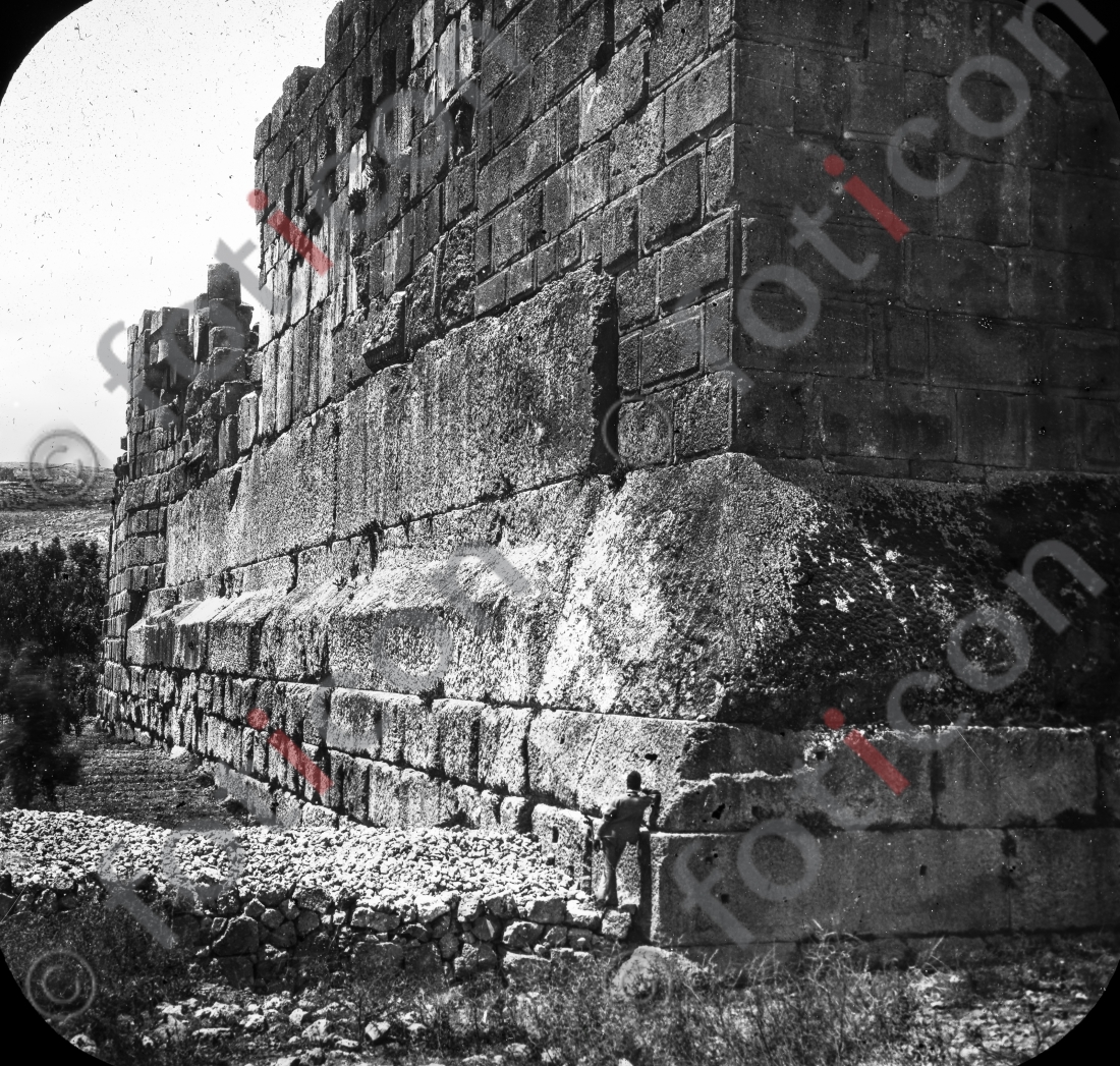Stadtmauer in Palästina | City wall in Palestine (foticon-simon-heiligesland-54-081-sw.jpg)